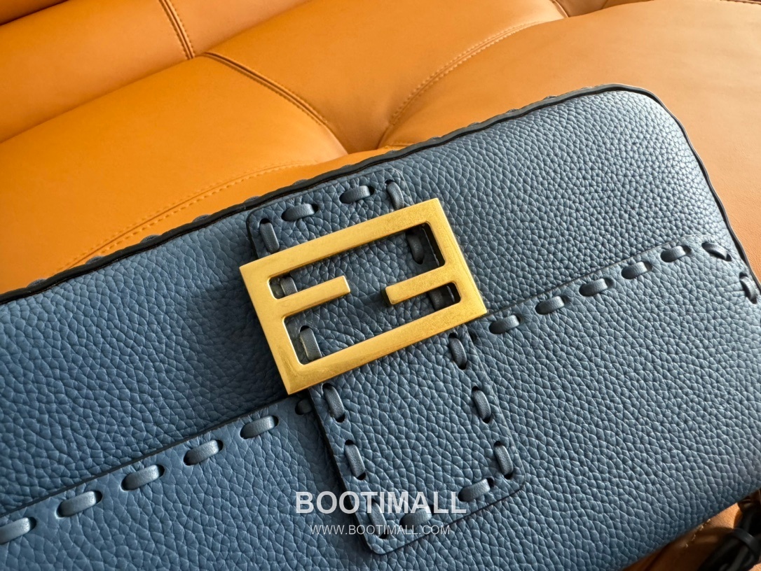 Fendi Baguette Medium Cuoio Romano Leather Bag 펜디 바게트 미디엄 쿠오이오 로마노 레더 백 27cm 15