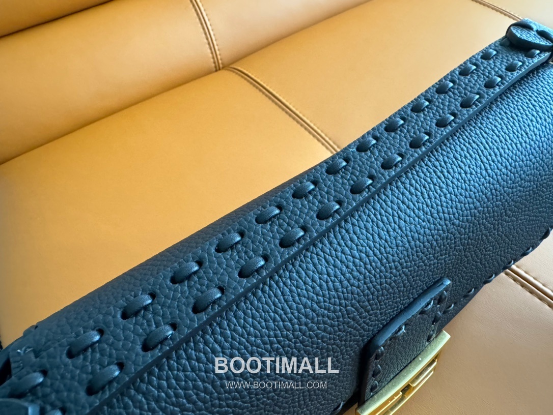 Fendi Baguette Medium Cuoio Romano Leather Bag 펜디 바게트 미디엄 쿠오이오 로마노 레더 백 27cm 8