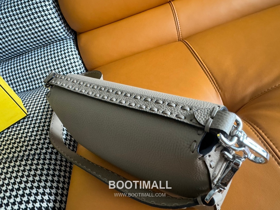 Fendi Baguette Medium Cuoio Romano Leather Bag 펜디 바게트 미디엄 쿠오이오 로마노 레더 백 27cm 4