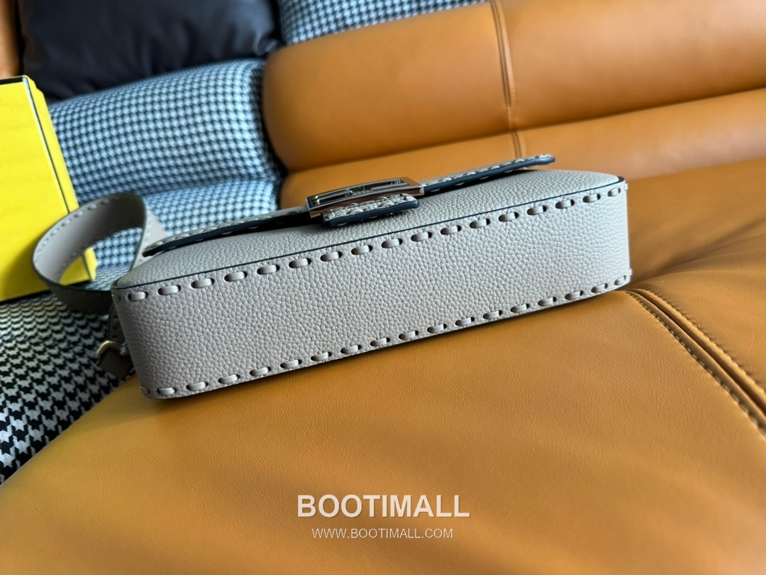 Fendi Baguette Medium Cuoio Romano Leather Bag 펜디 바게트 미디엄 쿠오이오 로마노 레더 백 27cm 6