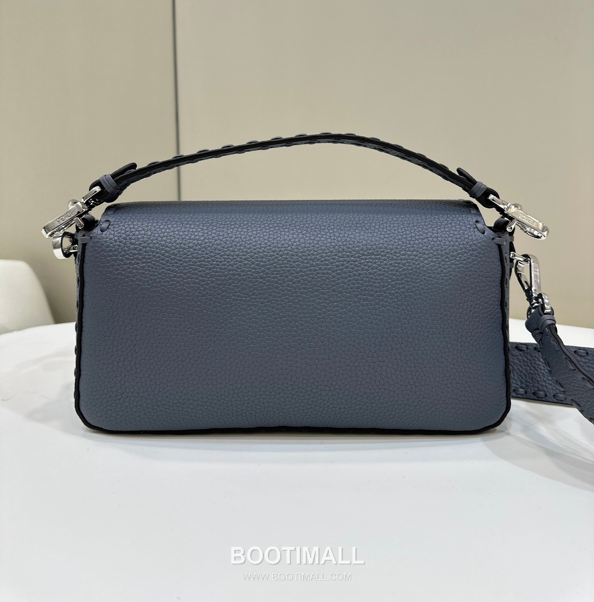 Fendi Baguette Medium Cuoio Romano Leather Bag 펜디 바게트 미디엄 쿠오이오 로마노 레더 백 27cm 3