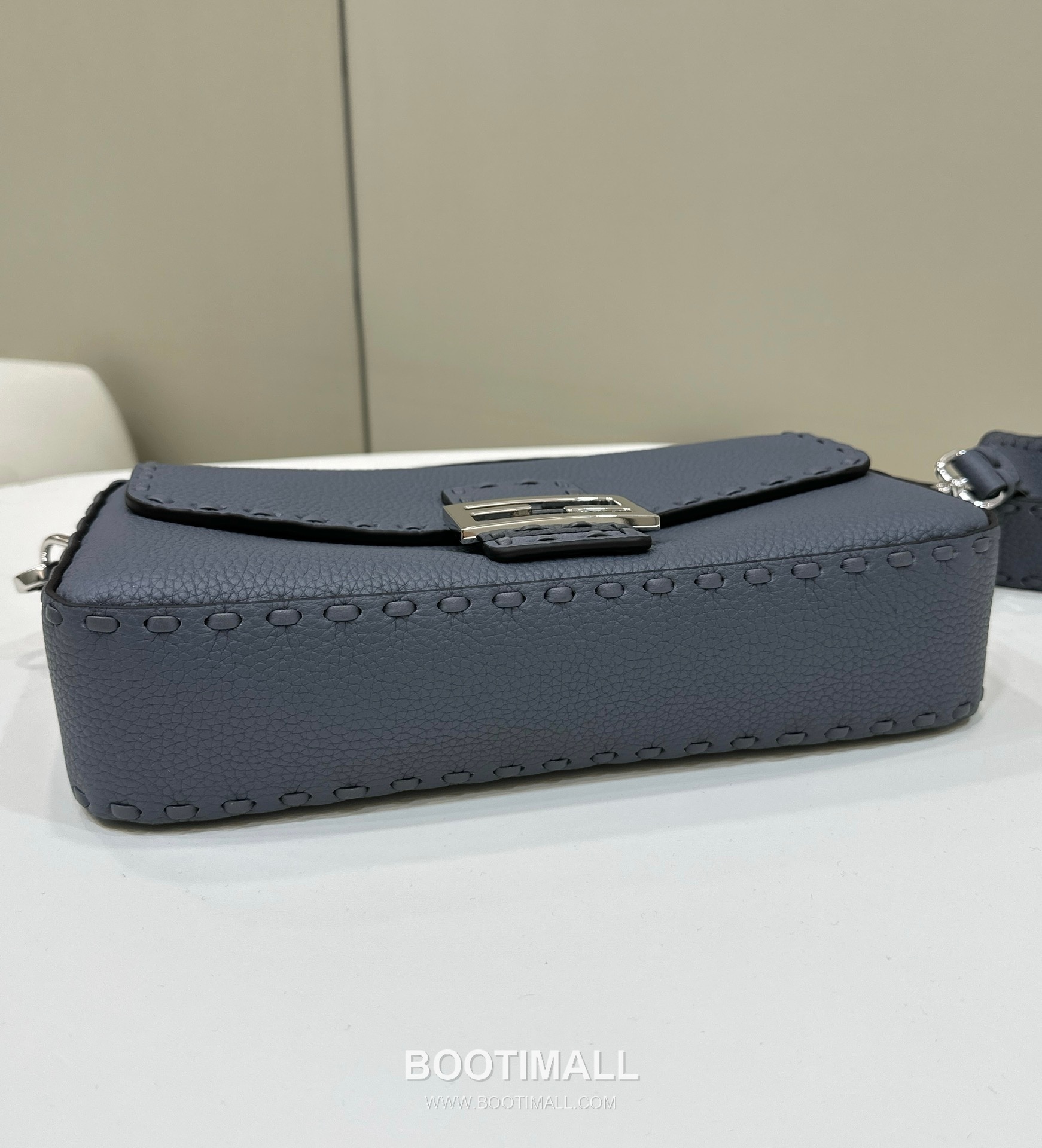 Fendi Baguette Medium Cuoio Romano Leather Bag 펜디 바게트 미디엄 쿠오이오 로마노 레더 백 27cm 4