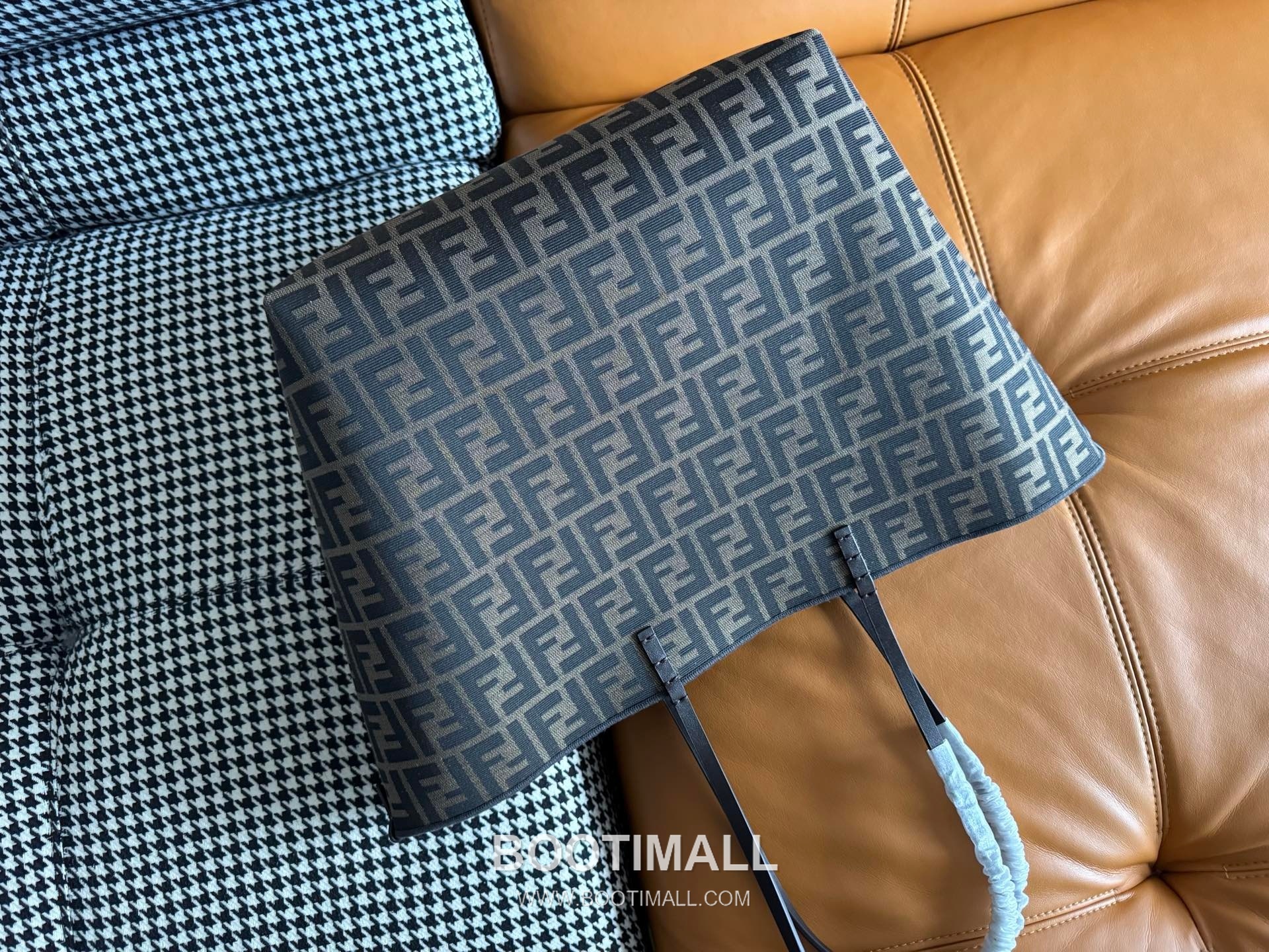 Fendi Baguette Large Tote Pequin FF Jacquard Fabric Bag 펜디 바게트 라지 토트 페퀸 FF 자카드 패브릭 백 35cm 9