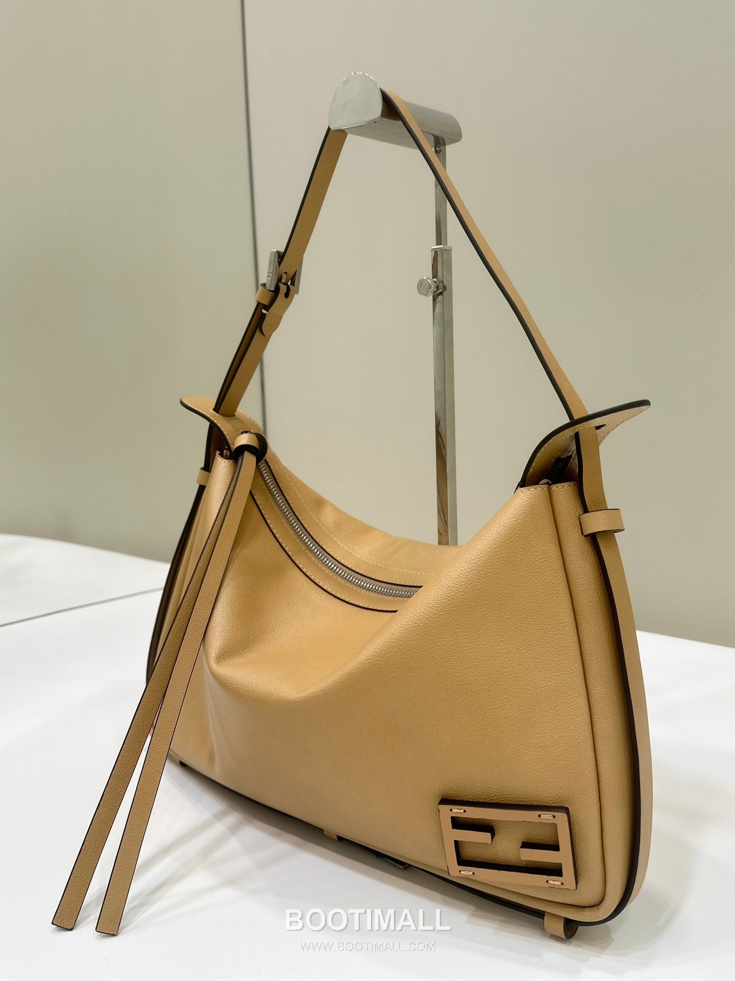 Fendi Simply FF Matte Calfskin Beige Shoulder Bag 펜디 심플리 FF 무광 카프스킨 베이지 숄더백 35cm 5