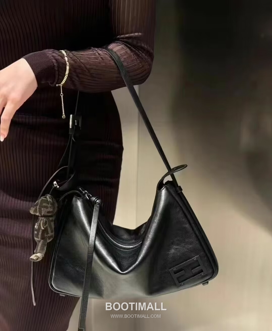 Fendi Simply FF Patent Low-Gloss Calfskin Black Shoulder Bag 펜디 심플리 FF 페이턴트 로우글로스 카프스킨 블랙 숄더백 22cm 6