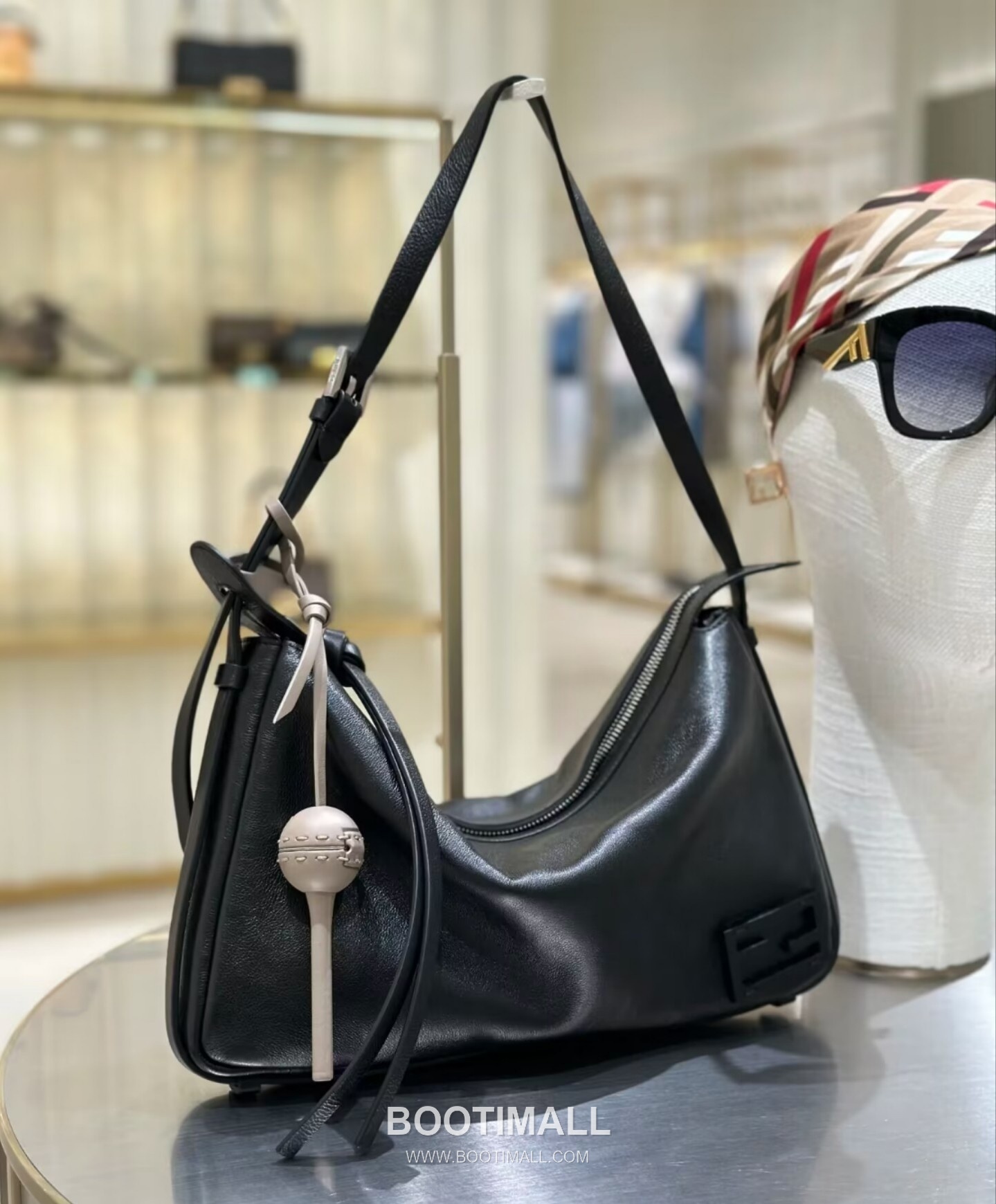 Fendi Simply FF Patent Low-Gloss Calfskin Black Shoulder Bag 펜디 심플리 FF 페이턴트 로우글로스 카프스킨 블랙 숄더백 22cm 7