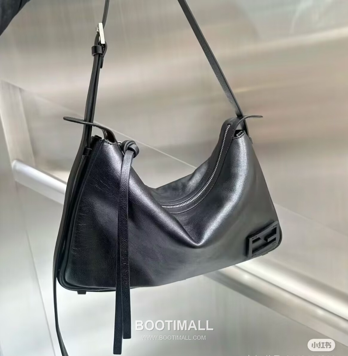 Fendi Simply FF Patent Low-Gloss Calfskin Black Shoulder Bag 펜디 심플리 FF 페이턴트 로우글로스 카프스킨 블랙 숄더백 22cm 9