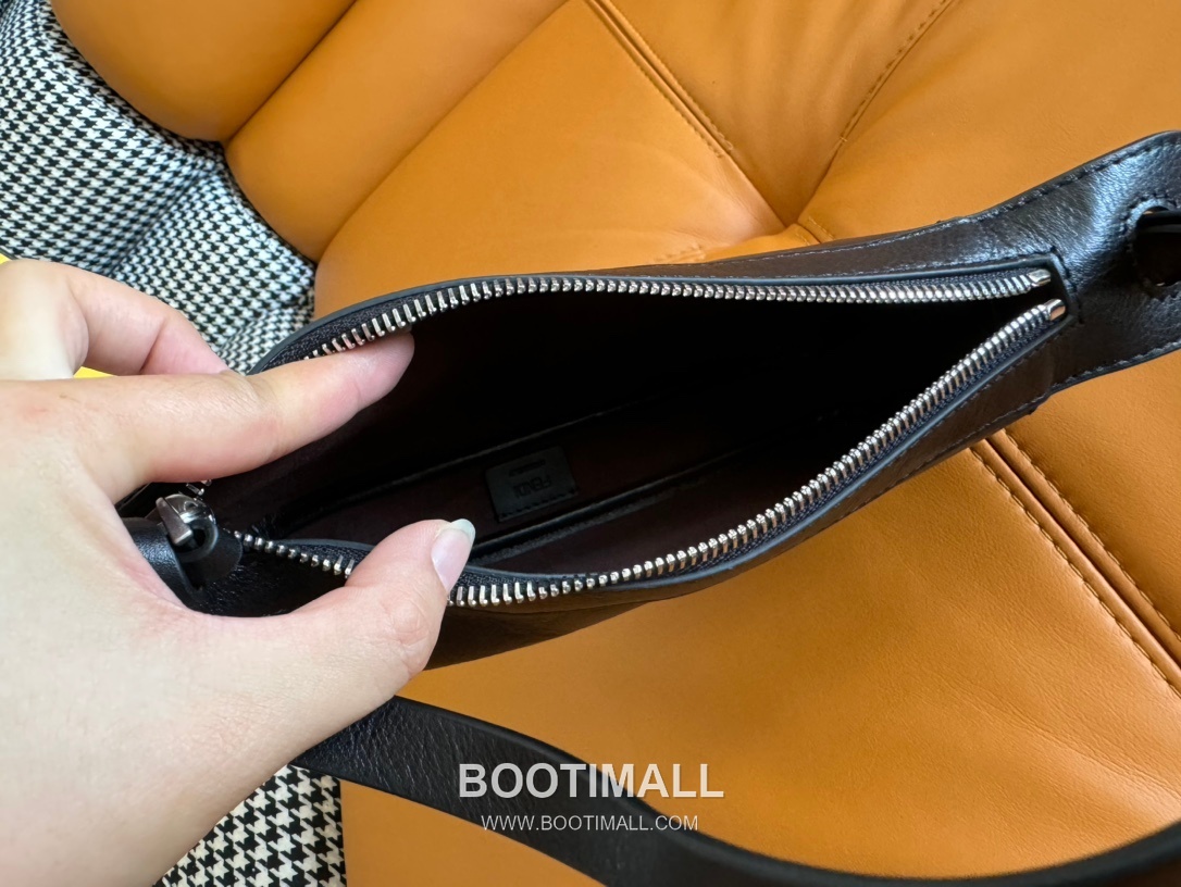 Fendi Simply FF Patent Low-Gloss Calfskin Black Shoulder Bag 펜디 심플리 FF 페이턴트 로우글로스 카프스킨 블랙 숄더백 22cm 18