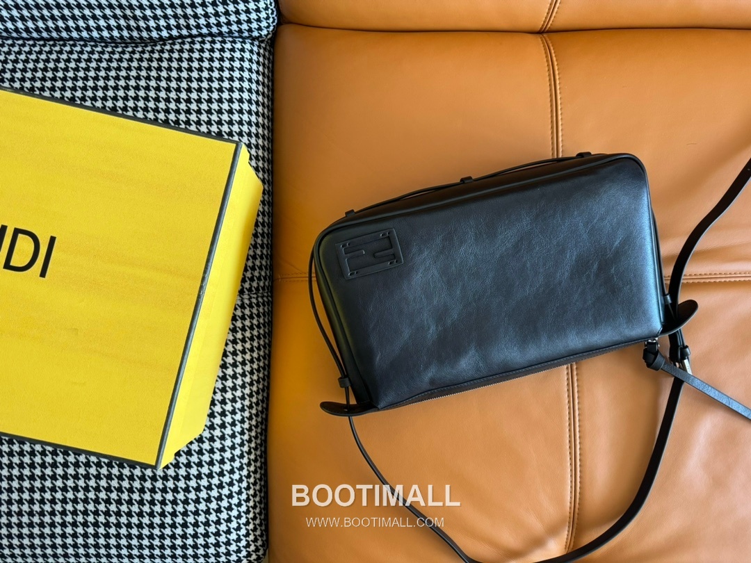 Fendi Simply FENDI Medium Calfskin Leather Bag 펜디 심플리 펜디 미디엄 카프스킨 레더 백 34.5cm 12