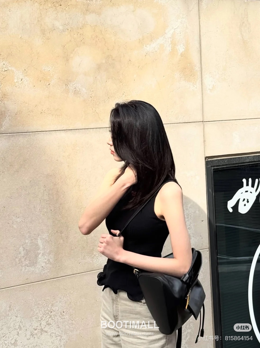 Fendi FF Buckle Drawstring Cowhide Black Backpack 펜디 FF 버클 드로우스트링 소가죽 블랙 백팩 26cm 2