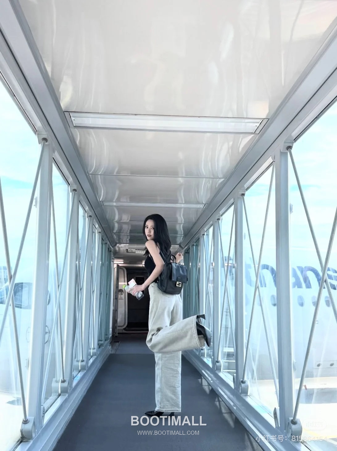 Fendi FF Buckle Drawstring Cowhide Black Backpack 펜디 FF 버클 드로우스트링 소가죽 블랙 백팩 26cm 4