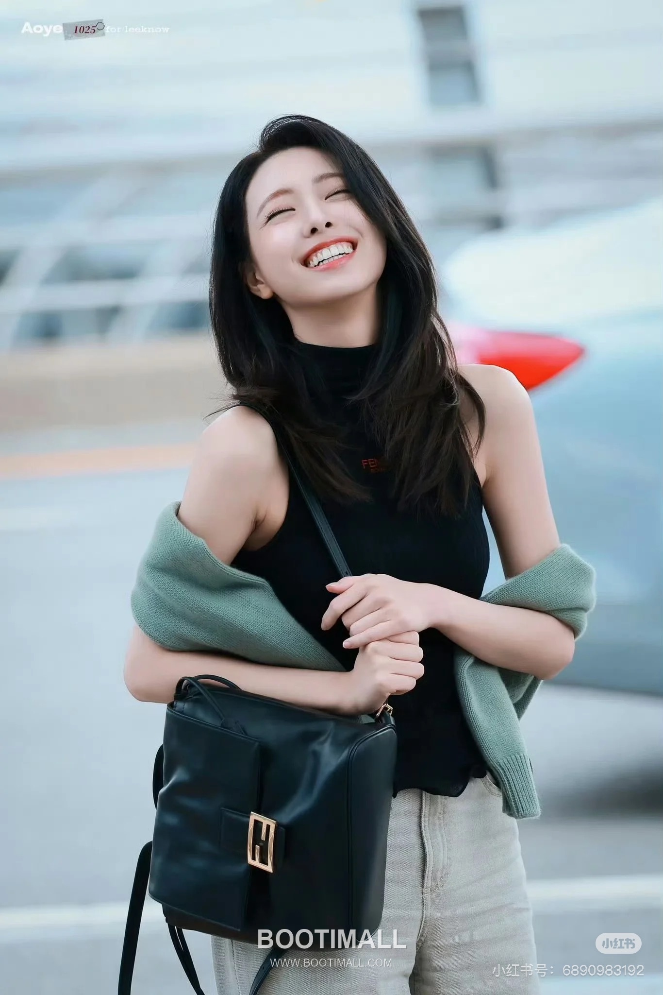 Fendi FF Buckle Drawstring Cowhide Black Backpack 펜디 FF 버클 드로우스트링 소가죽 블랙 백팩 26cm 6