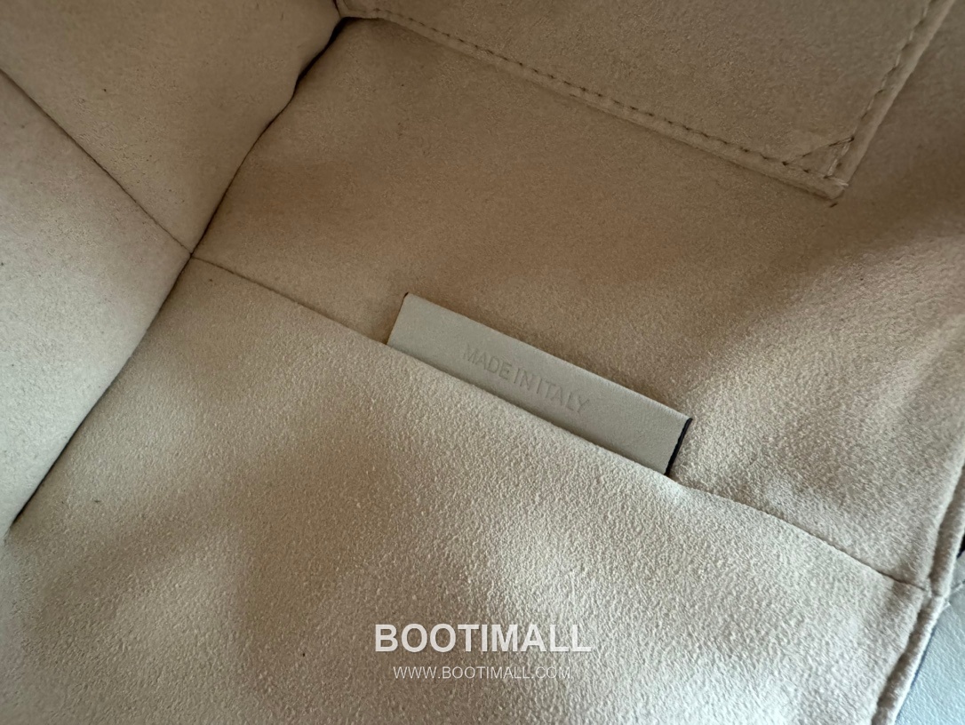 Fendi Boston Full Grain Leather Medium Bag 펜디 보스턴 풀그레인 가죽 미디엄 토트백 152M85 27.5cm 9