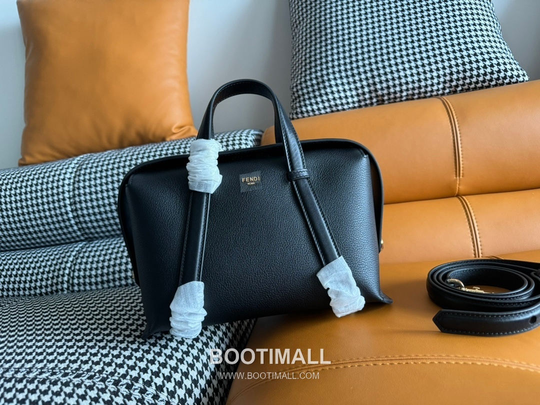 Fendi Boston Full Grain Leather Medium Bag 펜디 보스턴 풀그레인 가죽 미디엄 토트백 152M85 27.5cm 1