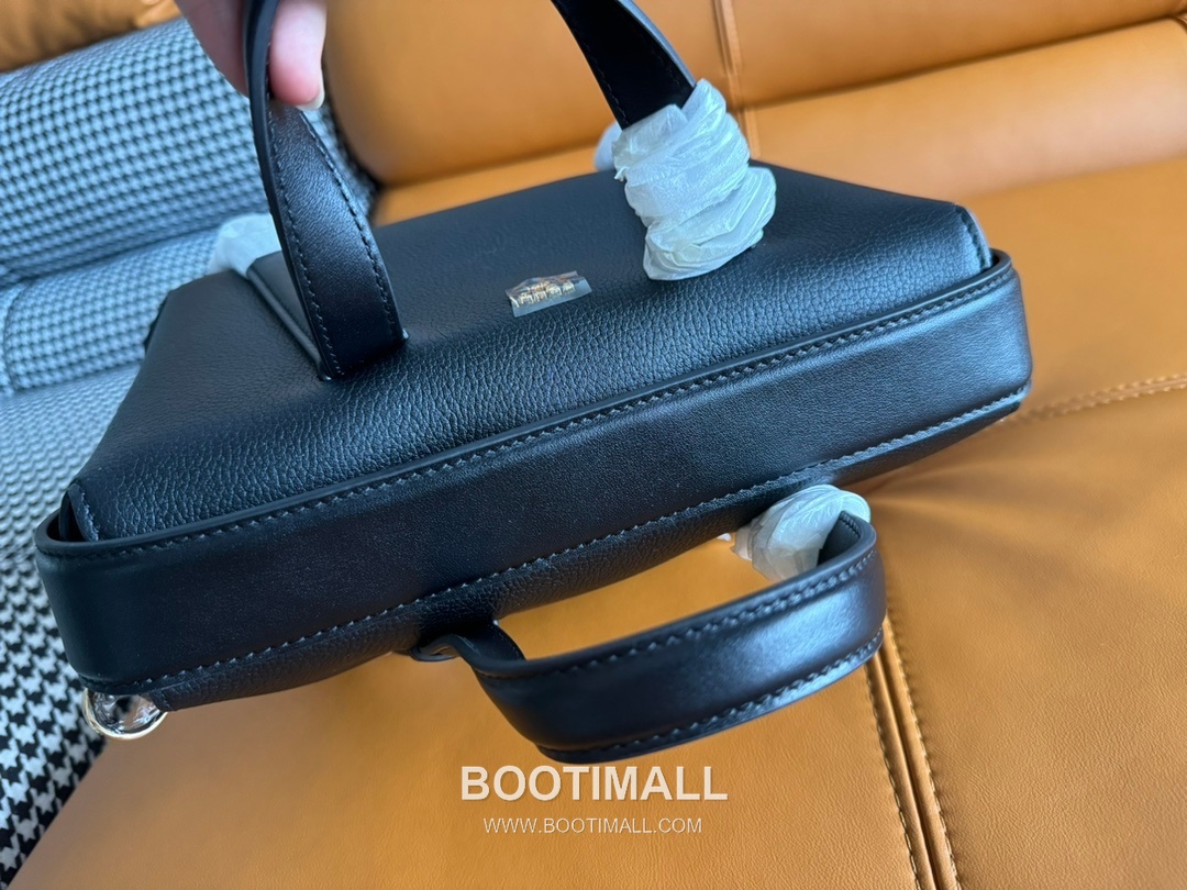 Fendi Boston Full Grain Leather Medium Bag 펜디 보스턴 풀그레인 가죽 미디엄 토트백 152M85 27.5cm 8