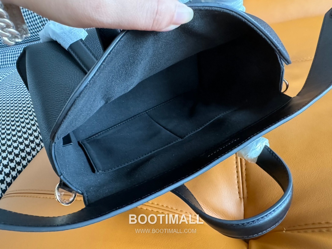 Fendi Boston Full Grain Leather Medium Bag 펜디 보스턴 풀그레인 가죽 미디엄 토트백 152M85 27.5cm 9