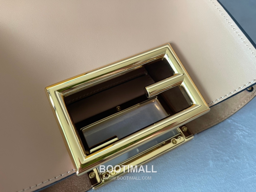 Fendi Way Leather Small Bag 펜디 웨이 가죽 스몰 토트 숄더백 054M80 20cm 7