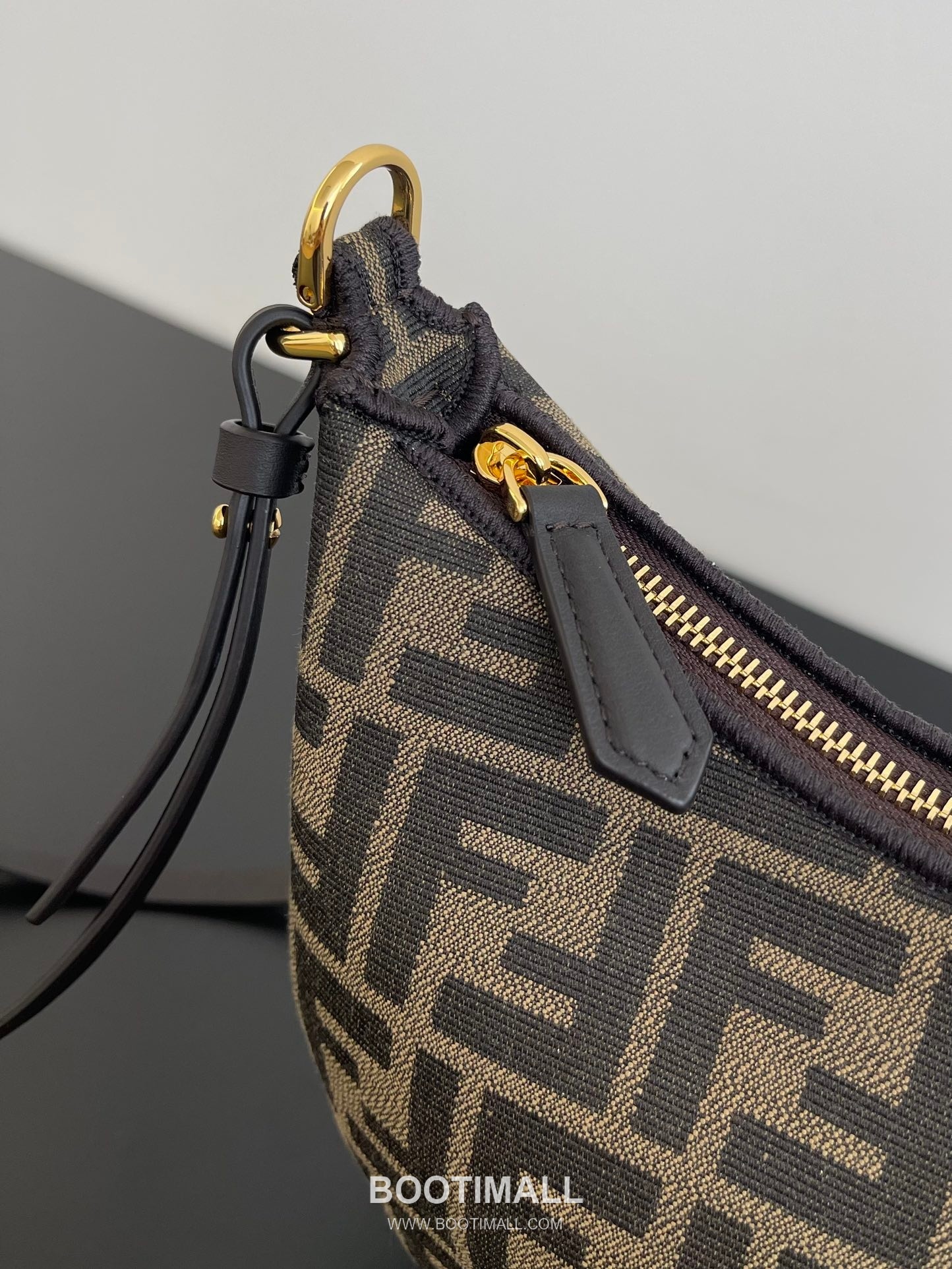 Fendi FF Jacquard Mini Crescent Bag 펜디 FF 자카드 미니 크레센트 숄더 크로스백 089M75 20cm 6