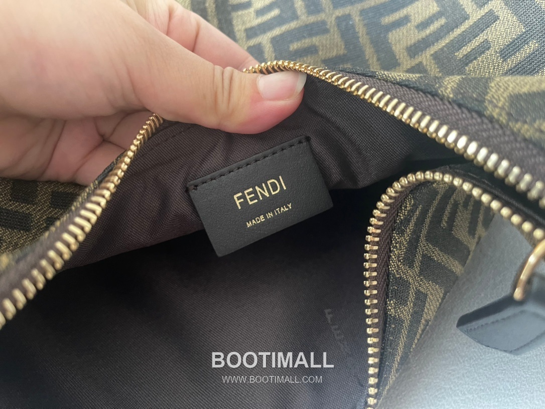 Fendi FF Canvas Trim Leather Crescent Small Shoulder Bag 펜디 FF 캔버스 트림 가죽 크레센트 스몰 숄더백 798M78 29cm 9