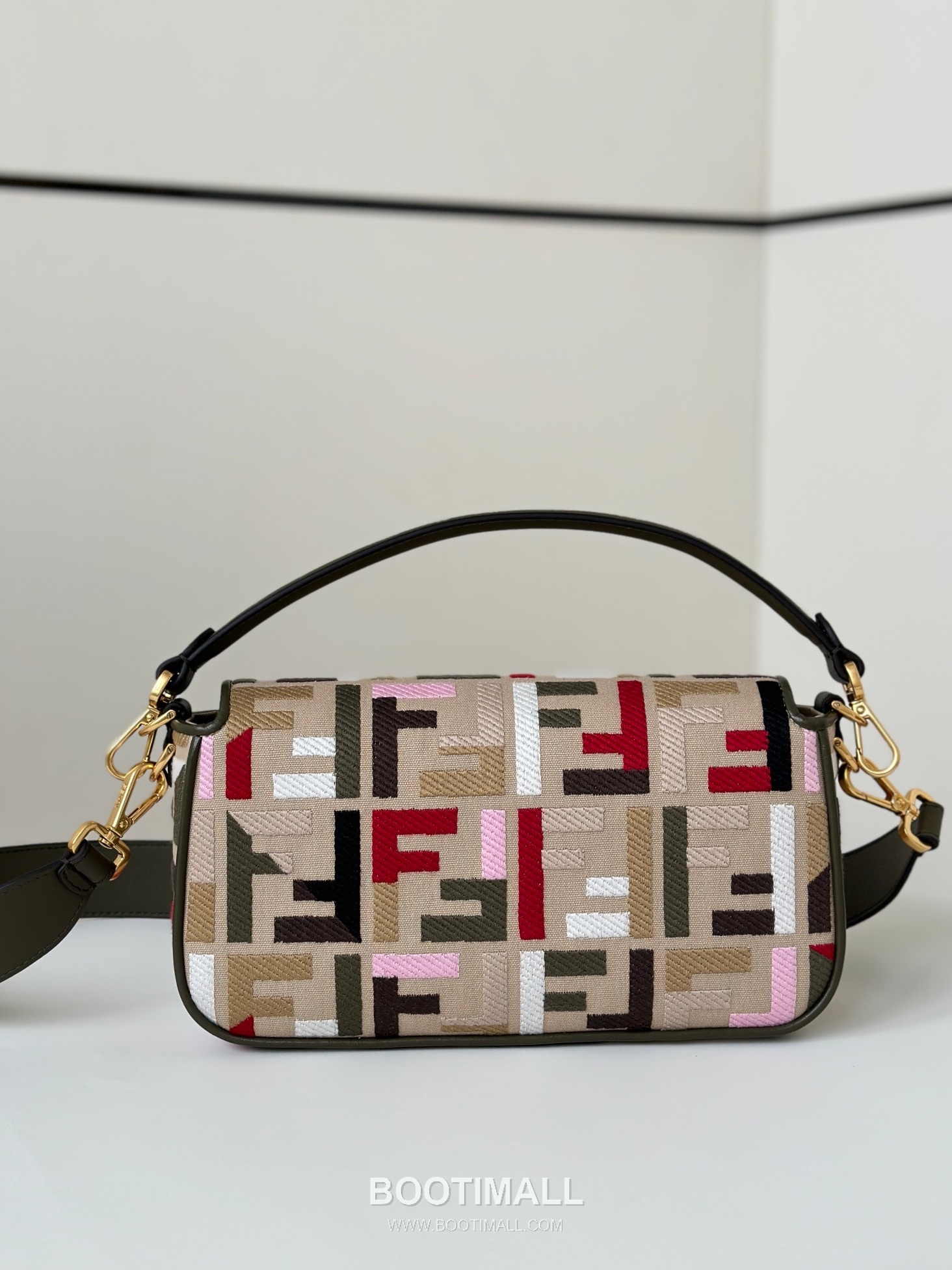 Fendi Baguette FF Embroidered Canvas Shoulder Bag 펜디 바게트 FF 자수 캔버스 숄더백 0159BM 27cm 8