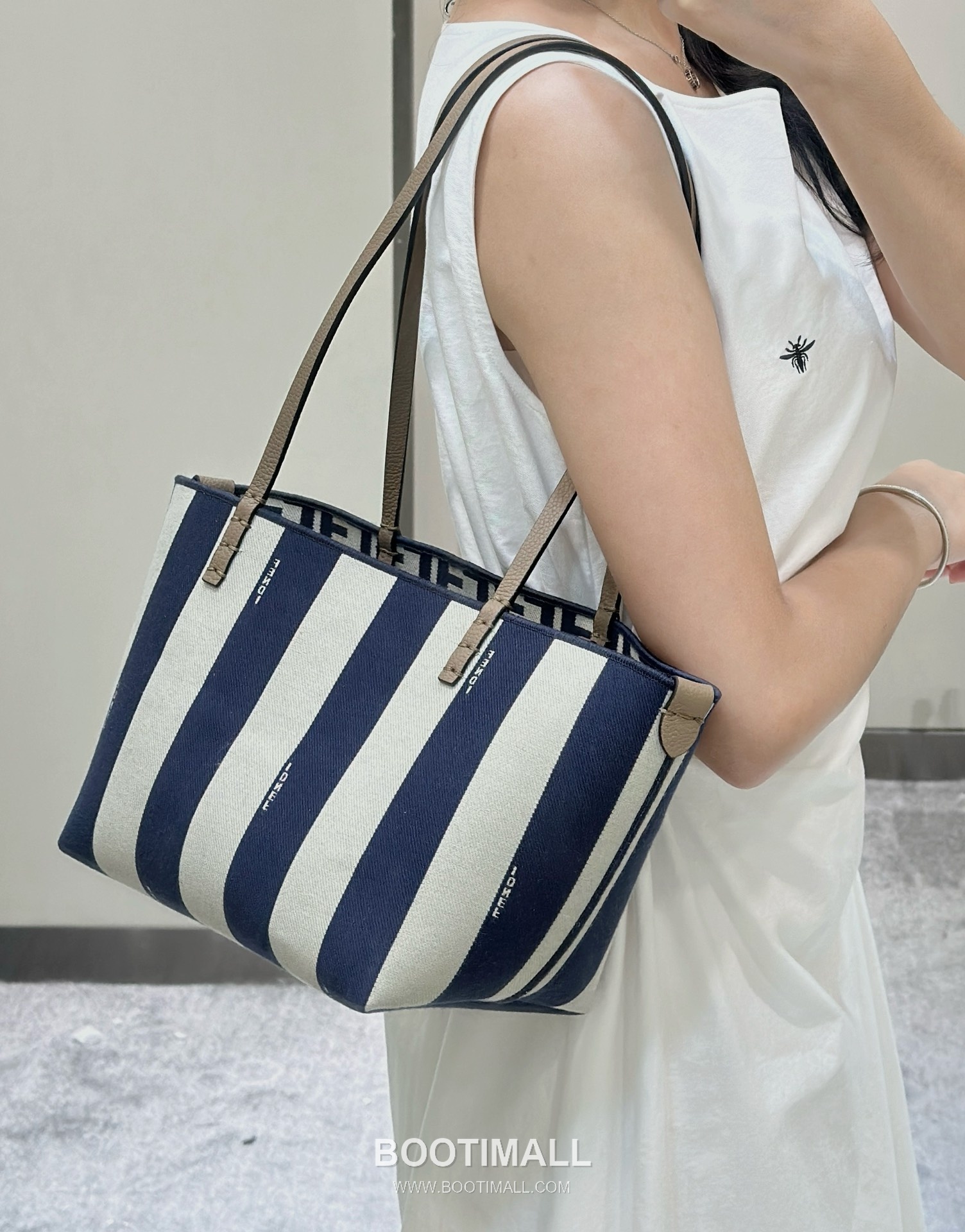 Fendi Roll Pequin FF Reversible Canvas Blue Tote Bag 펜디 롤 페퀸 FF 리버서블 캔버스 블루 토트백 22cm 1