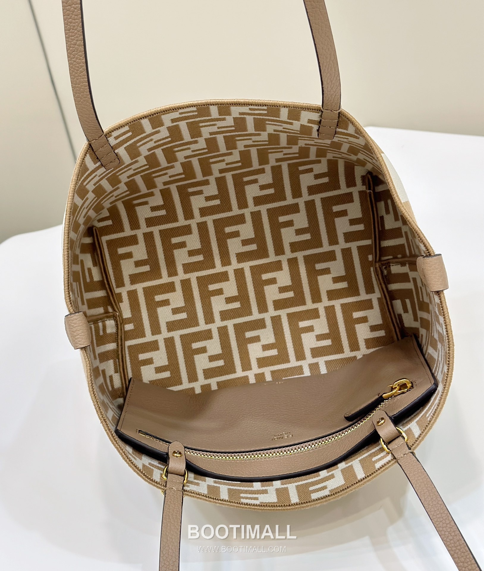 Fendi Roll Pequin FF Reversible Beige Tote Bag 펜디 롤 페퀸 FF 리버서블 베이지 토트백 22cm 15
