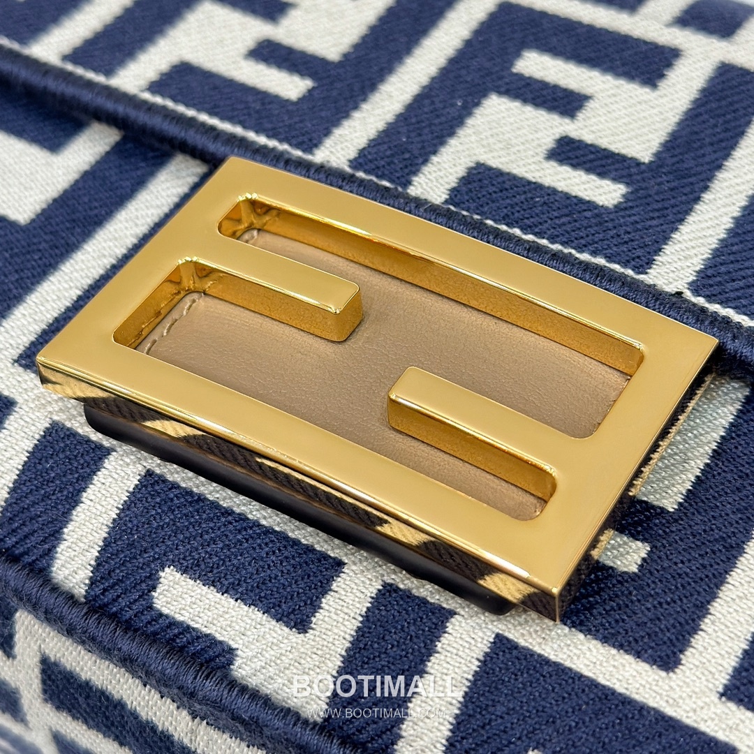 Fendi Baguette FF Logo Pequin Canvas Brown Chain Flap Bag 펜디 바게트 FF 로고 페퀸 캔버스 브라운 체인 플랩백 20cm 9