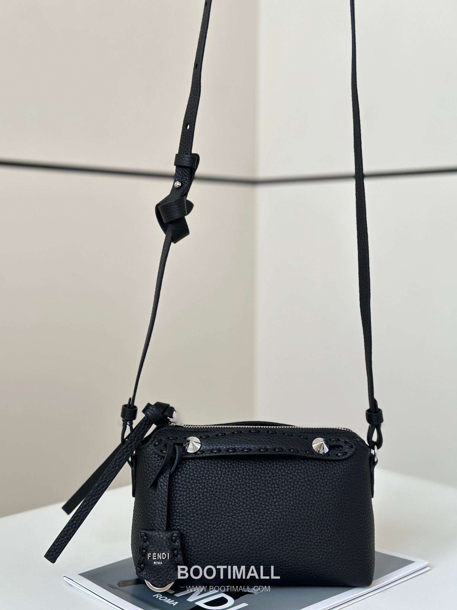 Fendi By The Way Selleria Calfskin Top Handle Bag 펜디 바이 더 웨이 셀레리아 카프스킨 탑핸들백 20cm 5