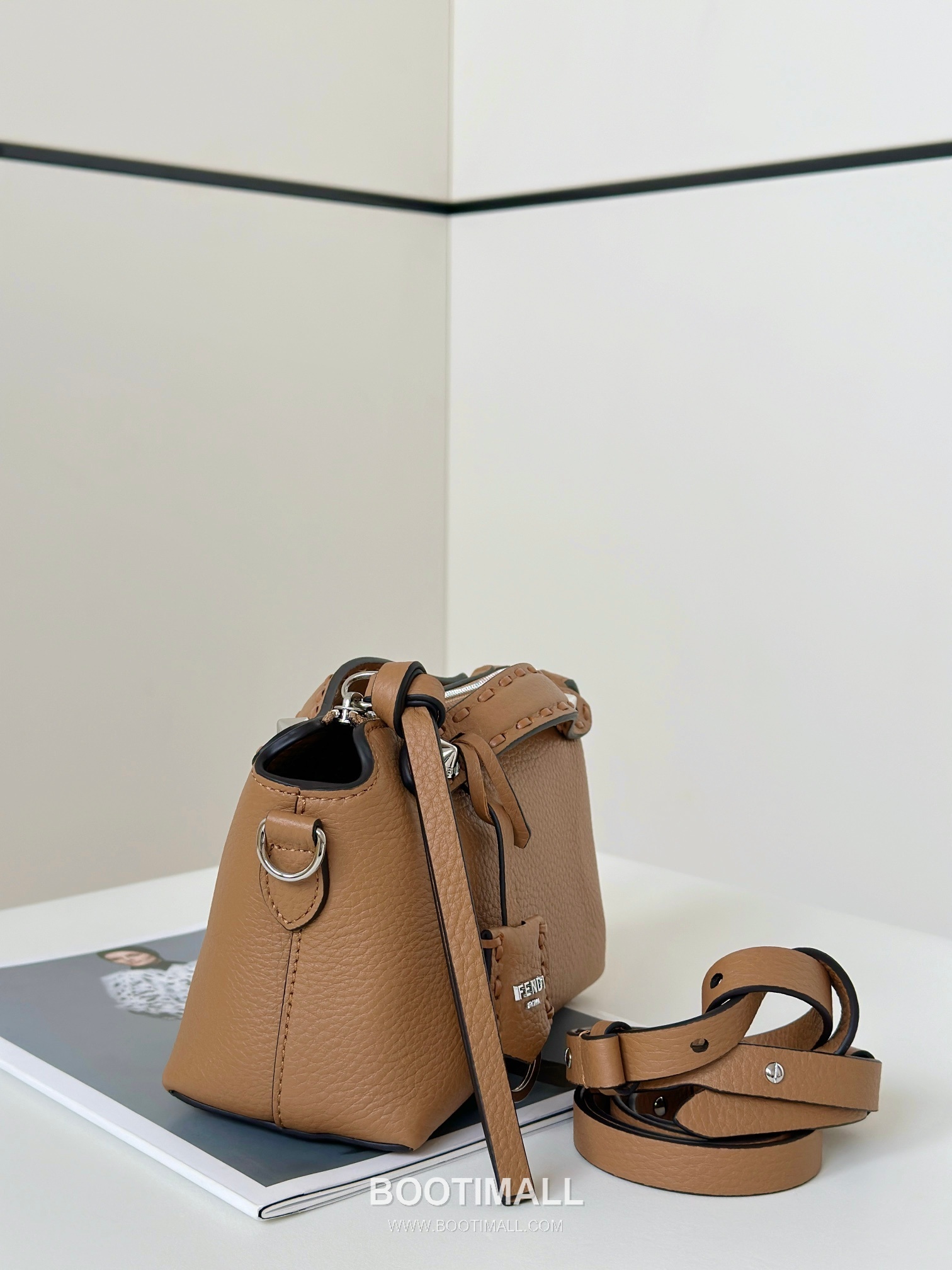 Fendi By The Way Selleria Calfskin Boston Bag 펜디 바이 더 웨이 셀레리아 카프스킨 보스턴백 20cm 12
