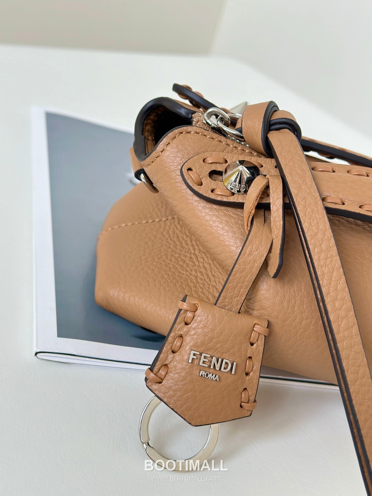 Fendi By The Way Selleria Calfskin Boston Bag 펜디 바이 더 웨이 셀레리아 카프스킨 보스턴백 20cm 14