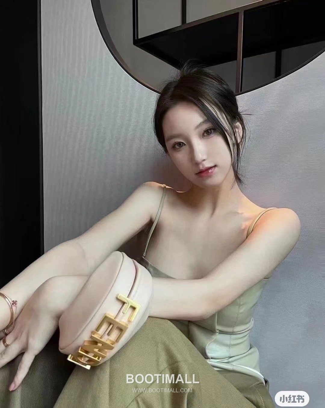 Fendi Fendigraphy Mini Calfskin Shoulder Bag 펜디 그래피 미니 카프스킨 숄더백 16.5cm 1