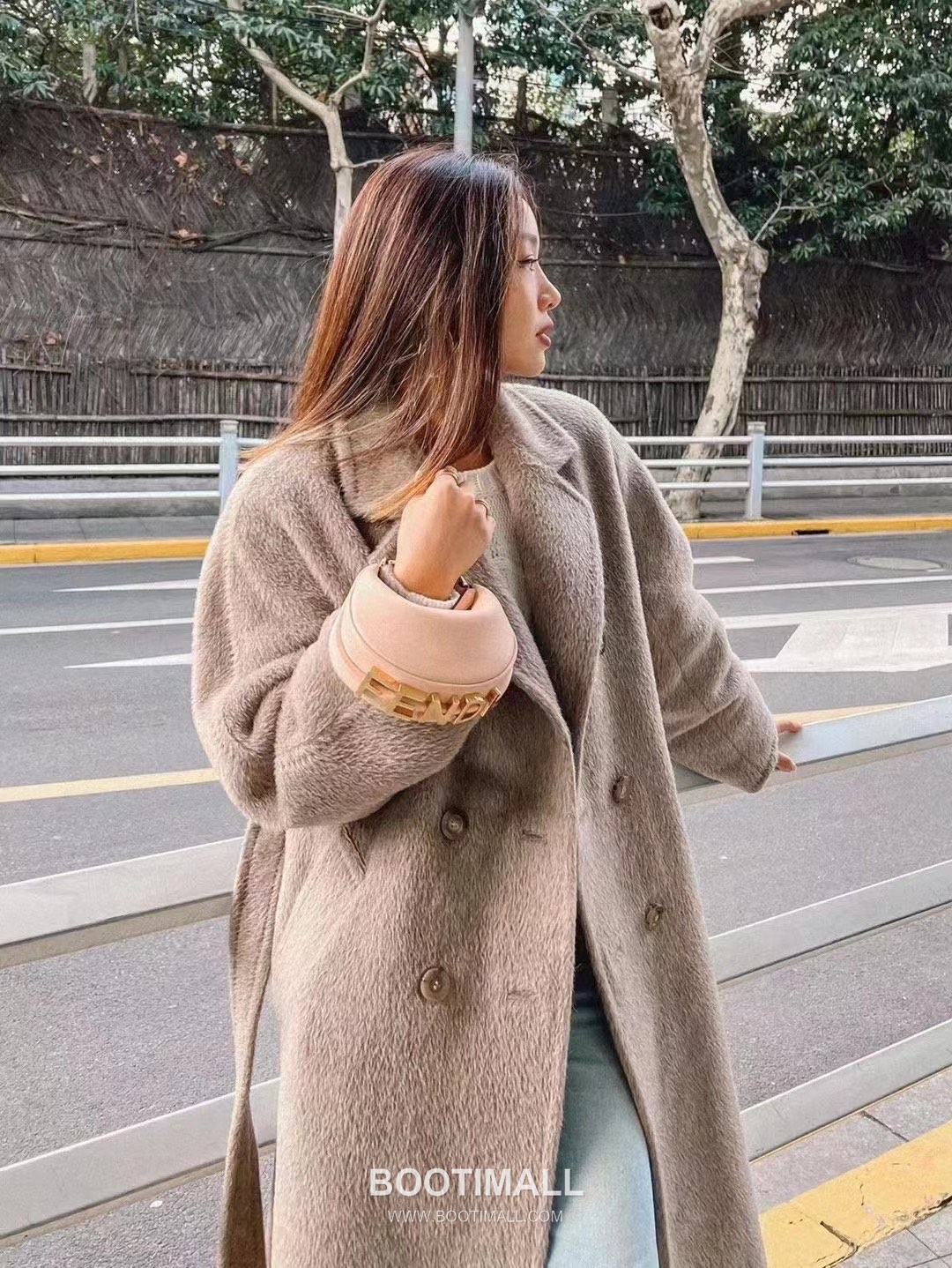 Fendi Fendigraphy Mini Calfskin Shoulder Bag 펜디 그래피 미니 카프스킨 숄더백 16.5cm 2