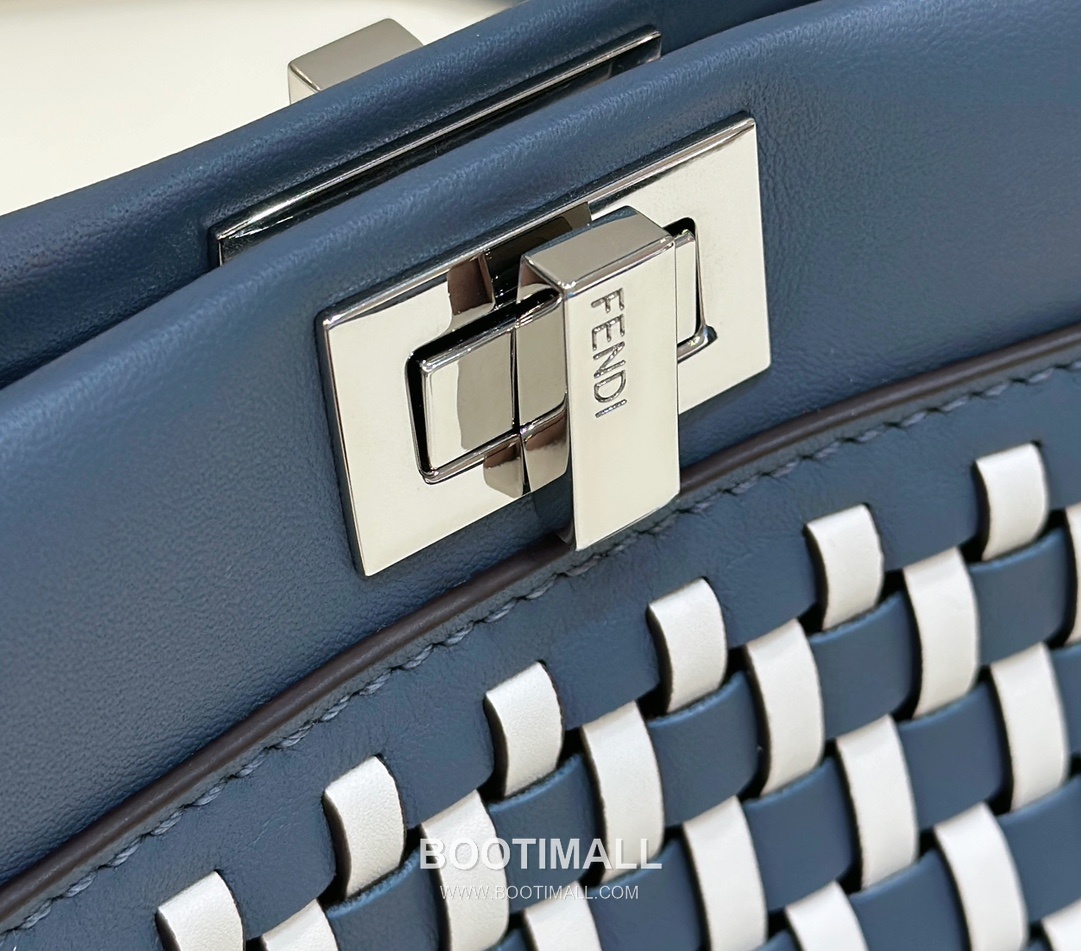 Fendi Iconic Peekaboo Small Woven Calf Leather Blue Top Handle Bag 펜디 아이코닉 피카부 스몰 위븐 카프 레더 블루 탑핸들백 24cm 10