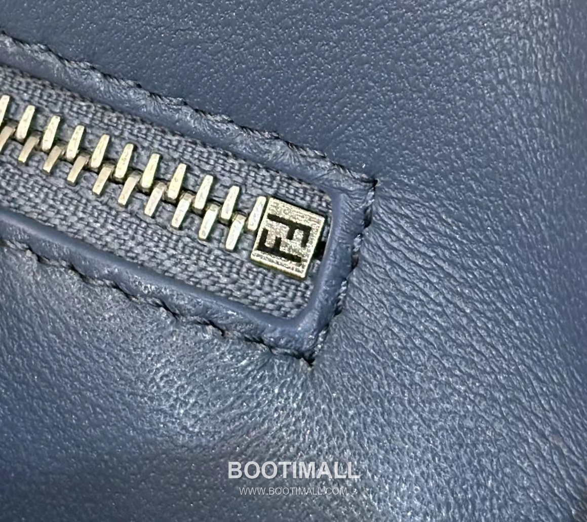 Fendi Iconic Peekaboo Small Woven Calf Leather Blue Top Handle Bag 펜디 아이코닉 피카부 스몰 위븐 카프 레더 블루 탑핸들백 24cm 14