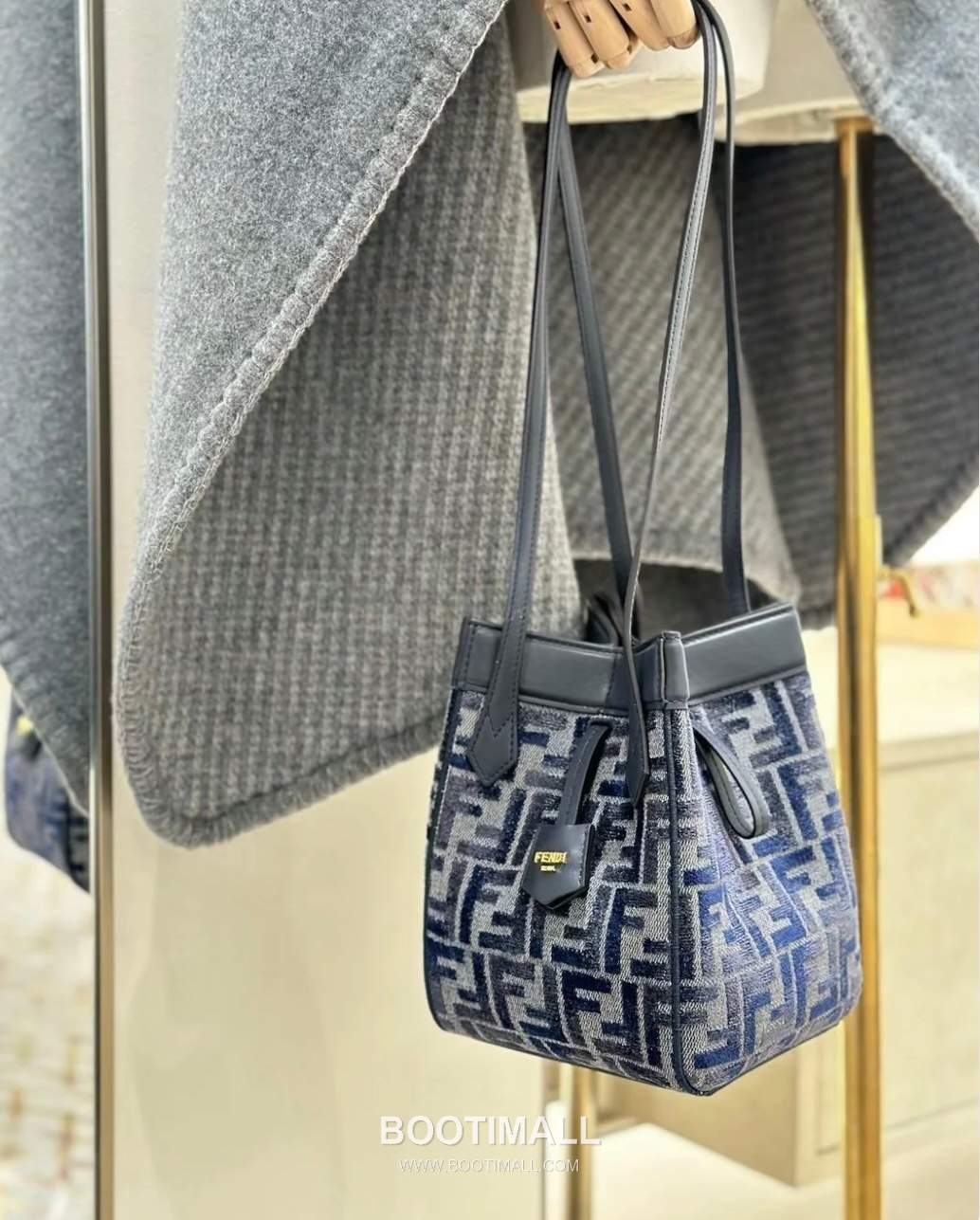 Fendi Origami FF Gradient Calfskin Convertible Tote Bag 펜디 오리가미 FF 그라데이션 송아지가죽 컨버터블 토트백 15cm 1