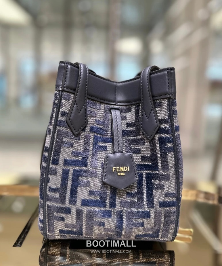 Fendi Origami FF Gradient Calfskin Convertible Tote Bag 펜디 오리가미 FF 그라데이션 송아지가죽 컨버터블 토트백 15cm 3