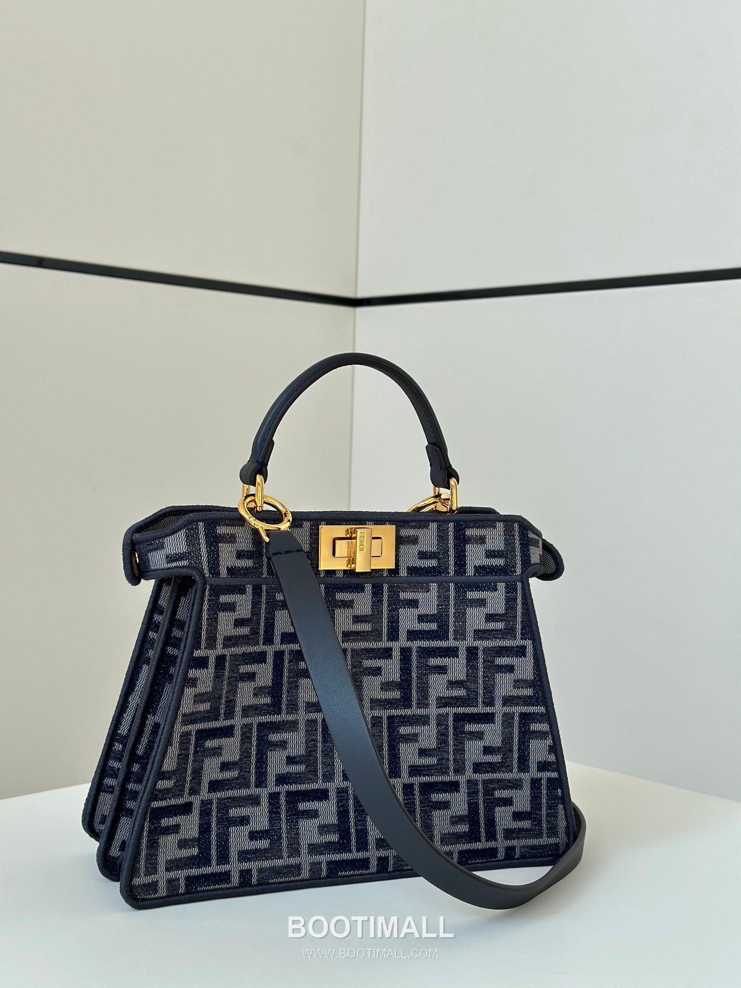 Fendi Peekaboo FF Gradient Calfskin Top Handle Bag 펜디 피카부 FF 그라데이션 송아지가죽 탑핸들백 27cm 5