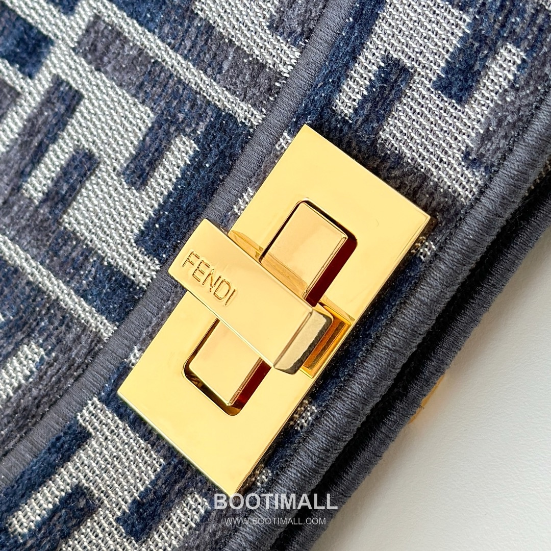 Fendi Peekaboo FF Gradient Calfskin Top Handle Bag 펜디 피카부 FF 그라데이션 송아지가죽 탑핸들백 27cm 8