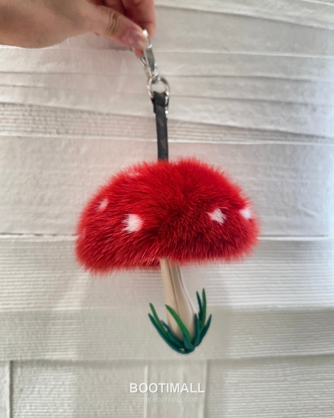Fendi Mushroom Fur Charm Mink Brown Bag 펜디 머쉬룸 퍼 참 밍크 브라운 백 12cm 1