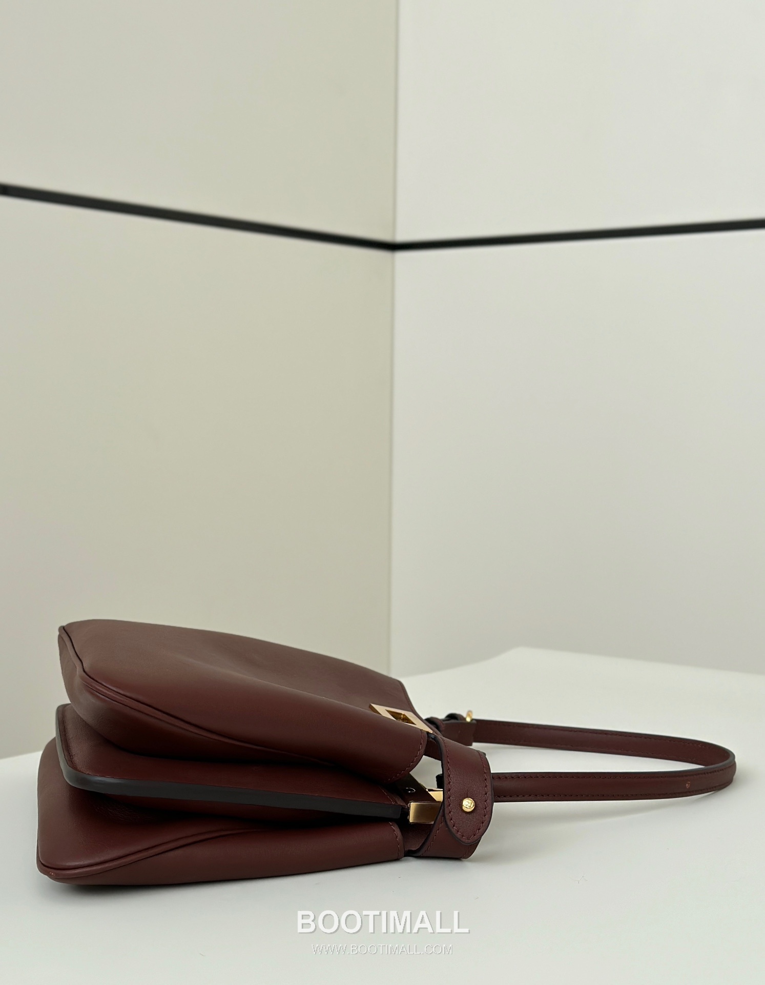 Fendi Peekaboo Small Calfskin Top Handle Bag 펜디 피카부 스몰 카프스킨 탑핸들백 29cm 8