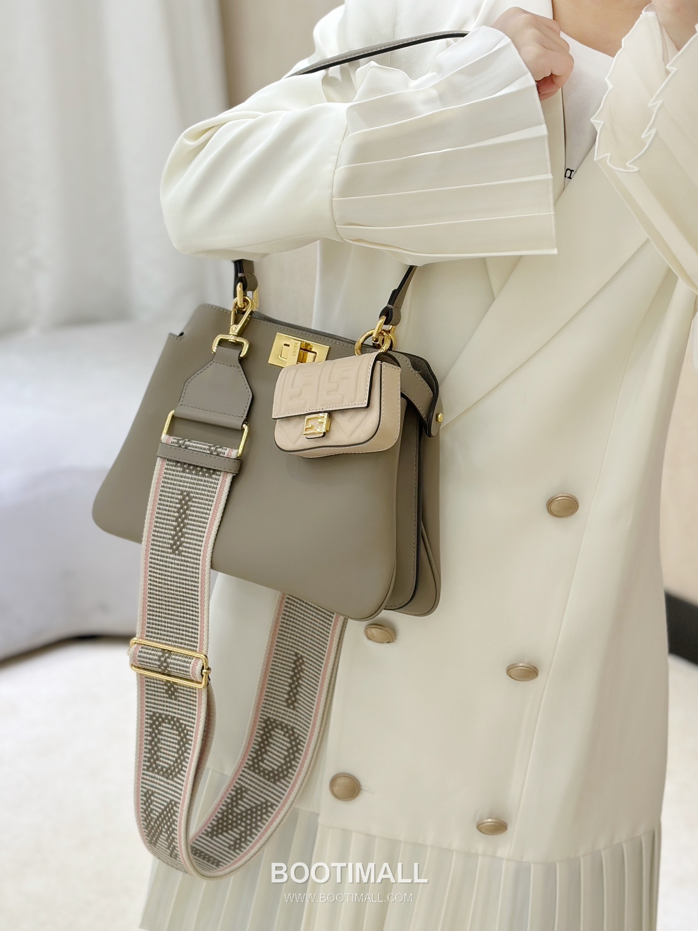 Fendi Peekaboo Small Calfskin Top Handle Bag 펜디 피카부 스몰 카프스킨 탑핸들백 29cm 4