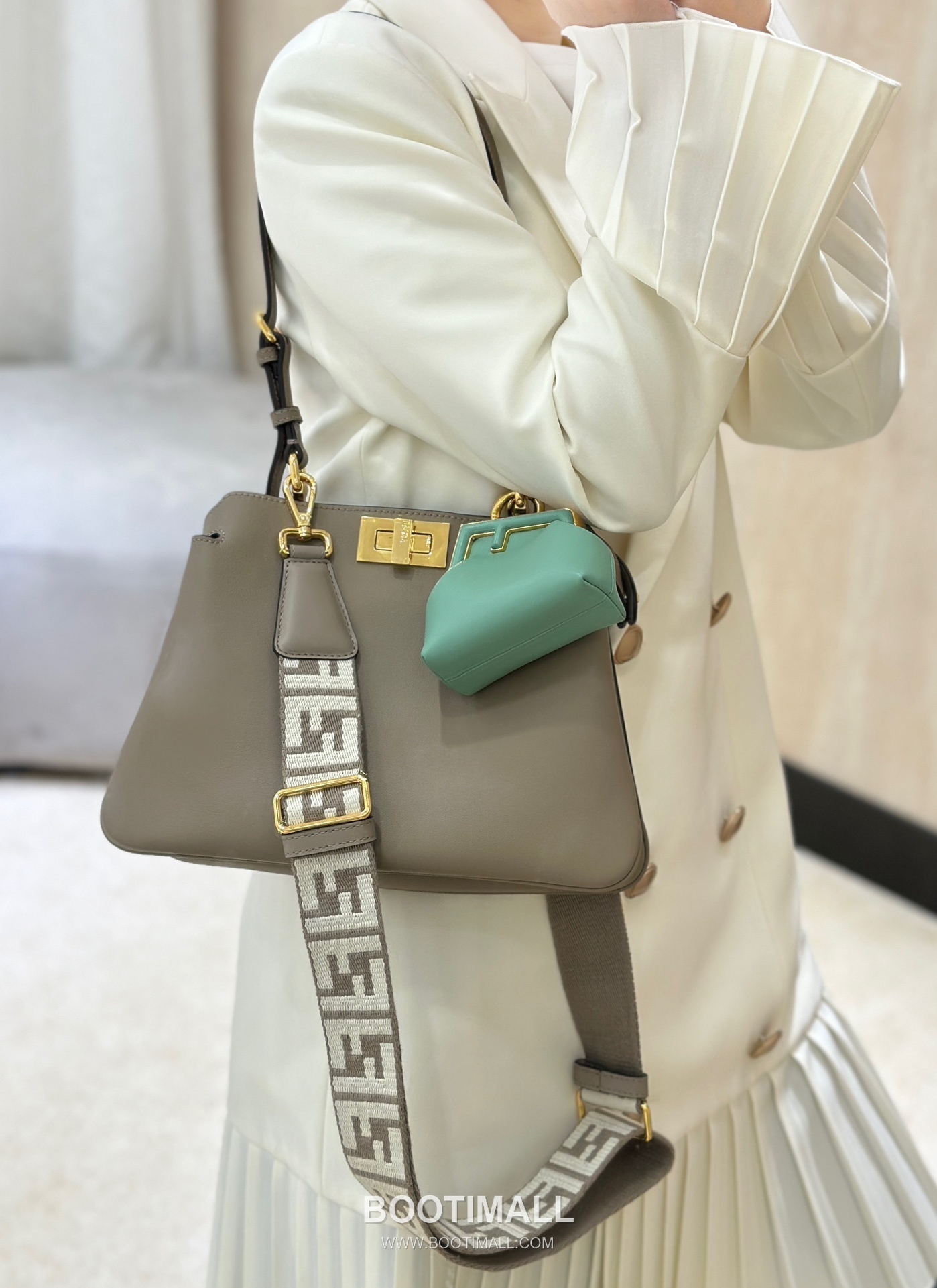 Fendi Peekaboo Small Calfskin Top Handle Bag 펜디 피카부 스몰 카프스킨 탑핸들백 29cm 5