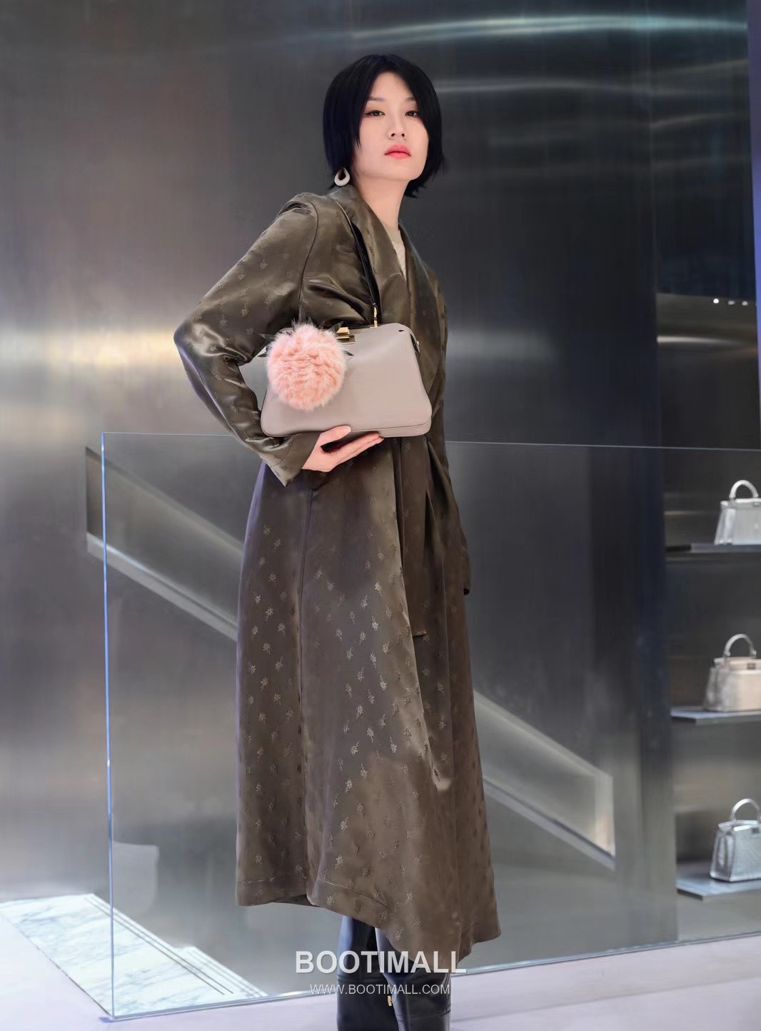 Fendi Peekaboo Small Calfskin Top Handle Bag 펜디 피카부 스몰 카프스킨 탑핸들백 29cm 17