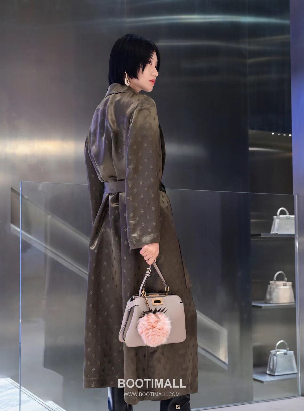 Fendi Peekaboo Small Calfskin Top Handle Bag 펜디 피카부 스몰 카프스킨 탑핸들백 29cm 18