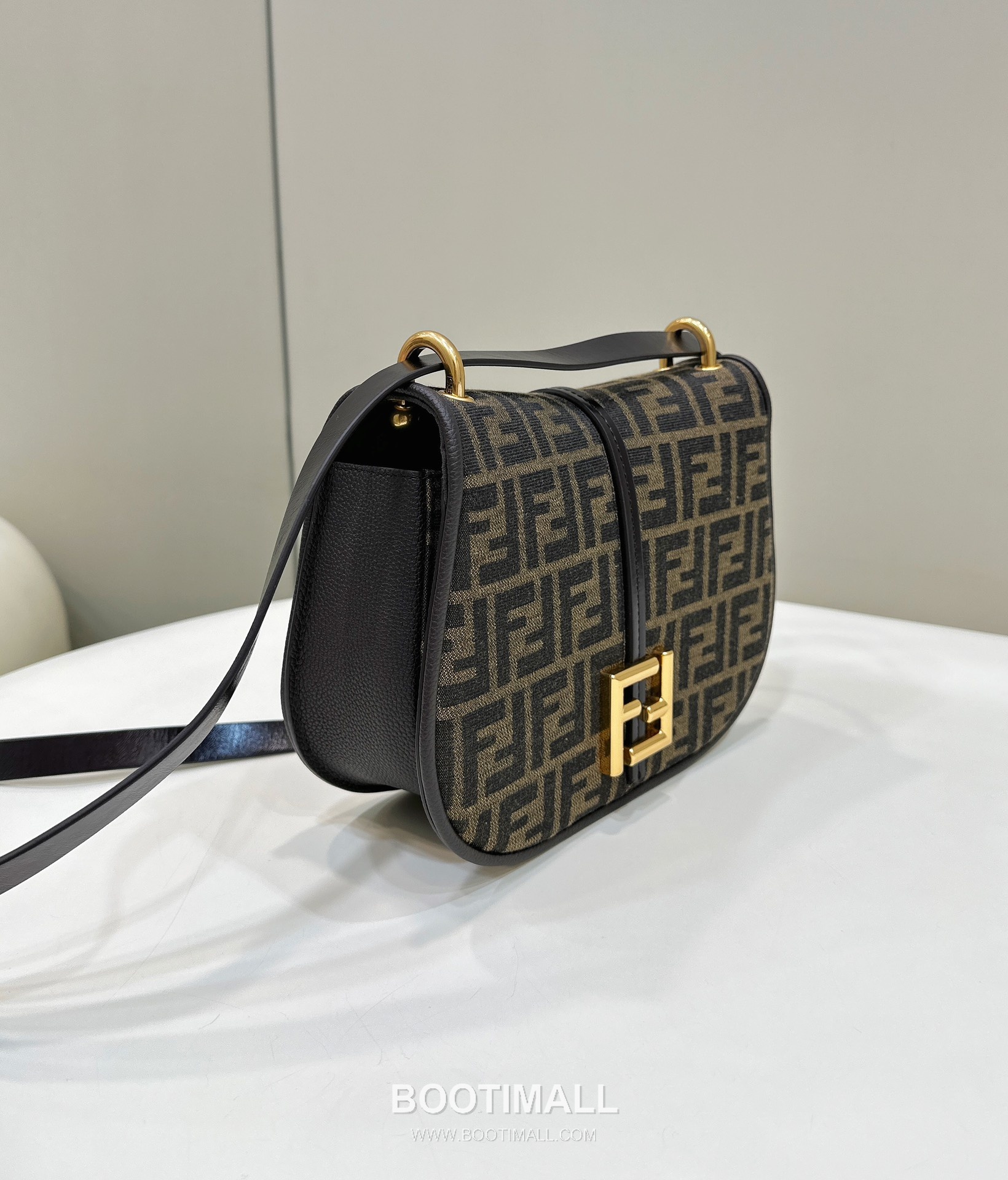 Fendi C’mon FF Canvas Small Flap Shoulder Bag 펜디 컴온 FF 캔버스 스몰 플랩 숄더백 21cm 8