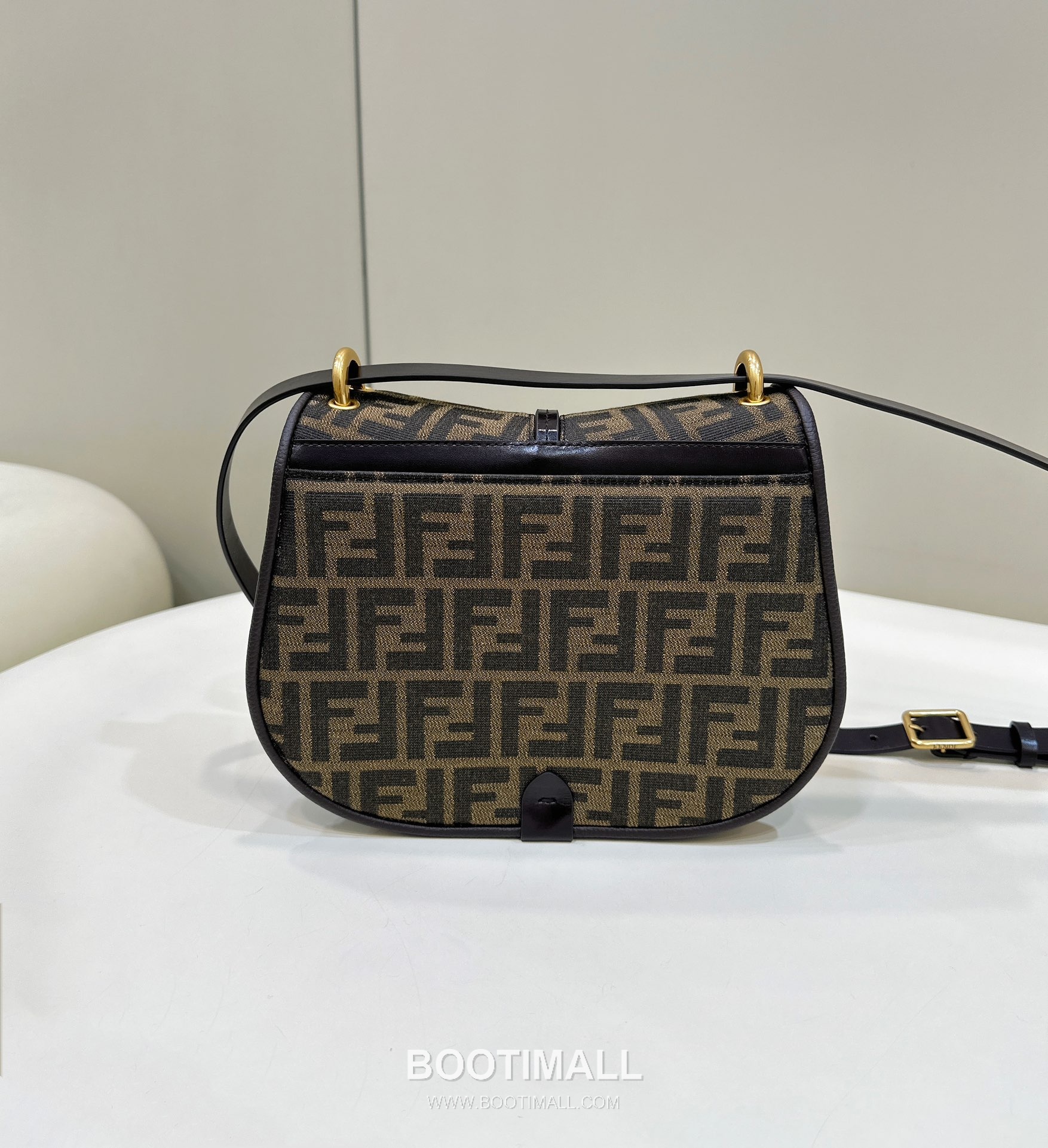 Fendi C’mon FF Canvas Small Flap Shoulder Bag 펜디 컴온 FF 캔버스 스몰 플랩 숄더백 21cm 9