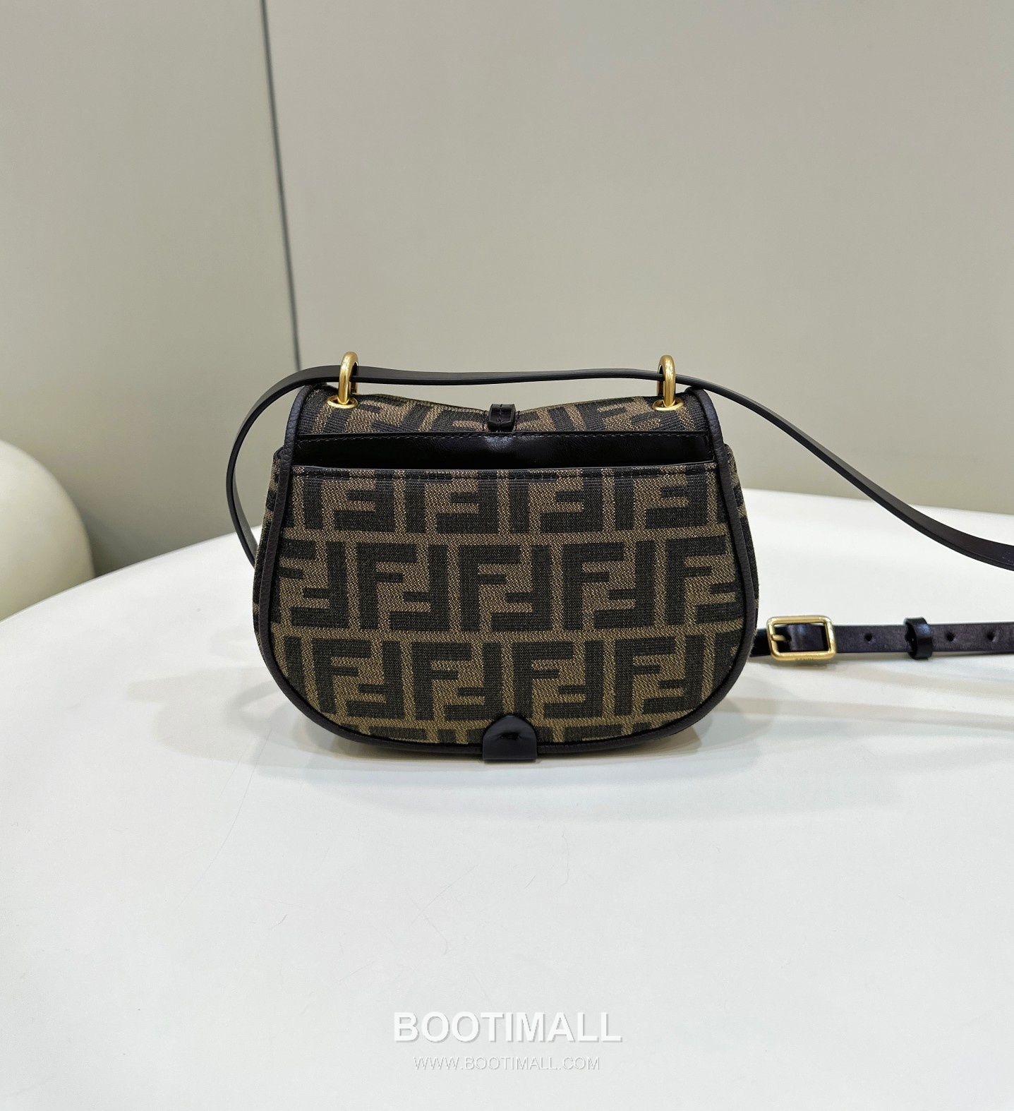 Fendi C’mon FF Canvas Small Flap Shoulder Bag 펜디 컴온 FF 캔버스 스몰 플랩 숄더백 21cm 9