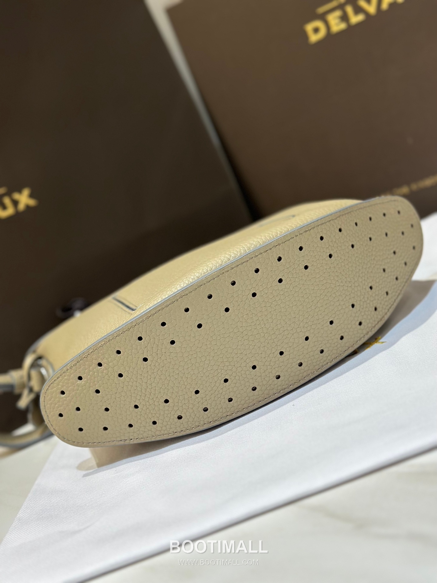 Delvaux Pin Swing Taurillon Soft Calfskin 델보 핀 스윙 토리옹소프트 토트백 29cm 5