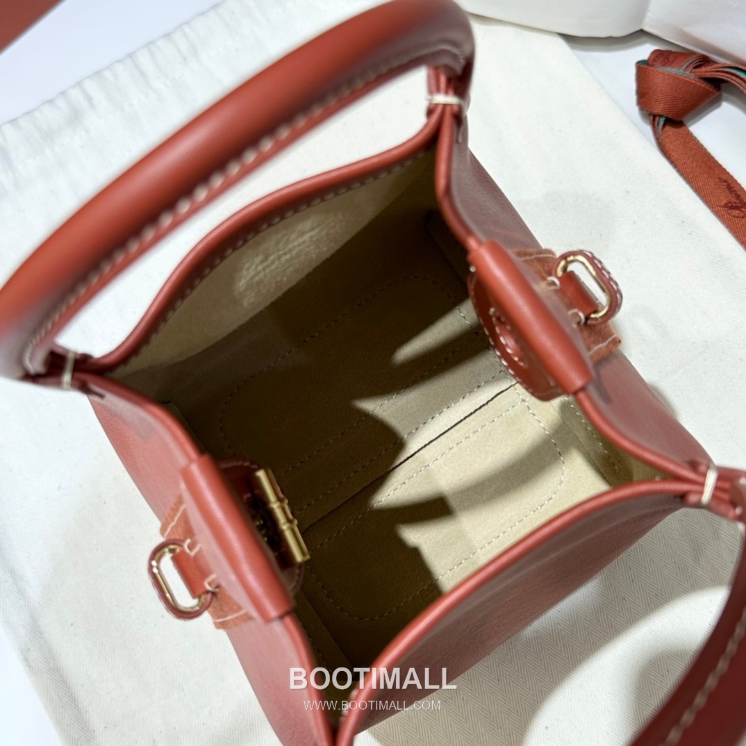 Loro Piana Kummel Bucket Calfskin Bag 로로피아나 쿠멜 버킷 카프스킨 16cm 15