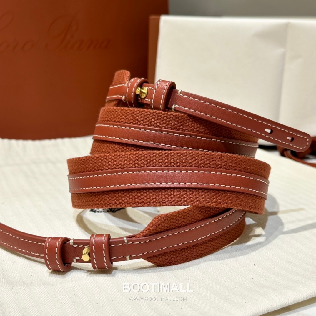 Loro Piana Kummel Bucket Calfskin Bag 로로피아나 쿠멜 버킷 카프스킨 16cm 17